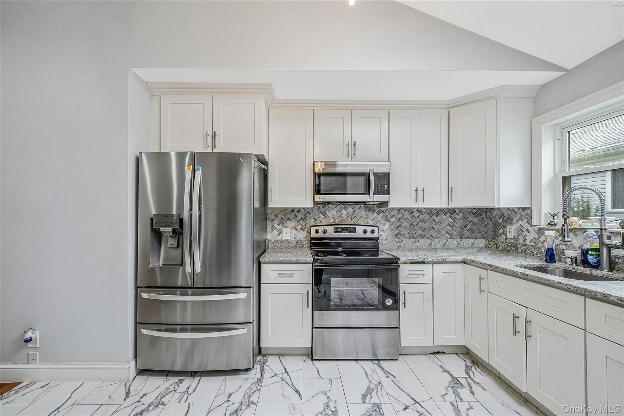 Single Family Glen Drive  Suffolk County, NY 11967, MLS-1038100-8
