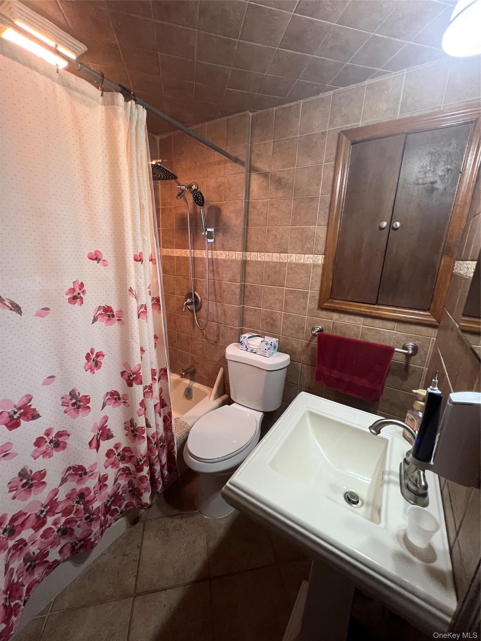 Single Family Bonaparte Place Nassau County, NY 11510, MLS-1038104-14