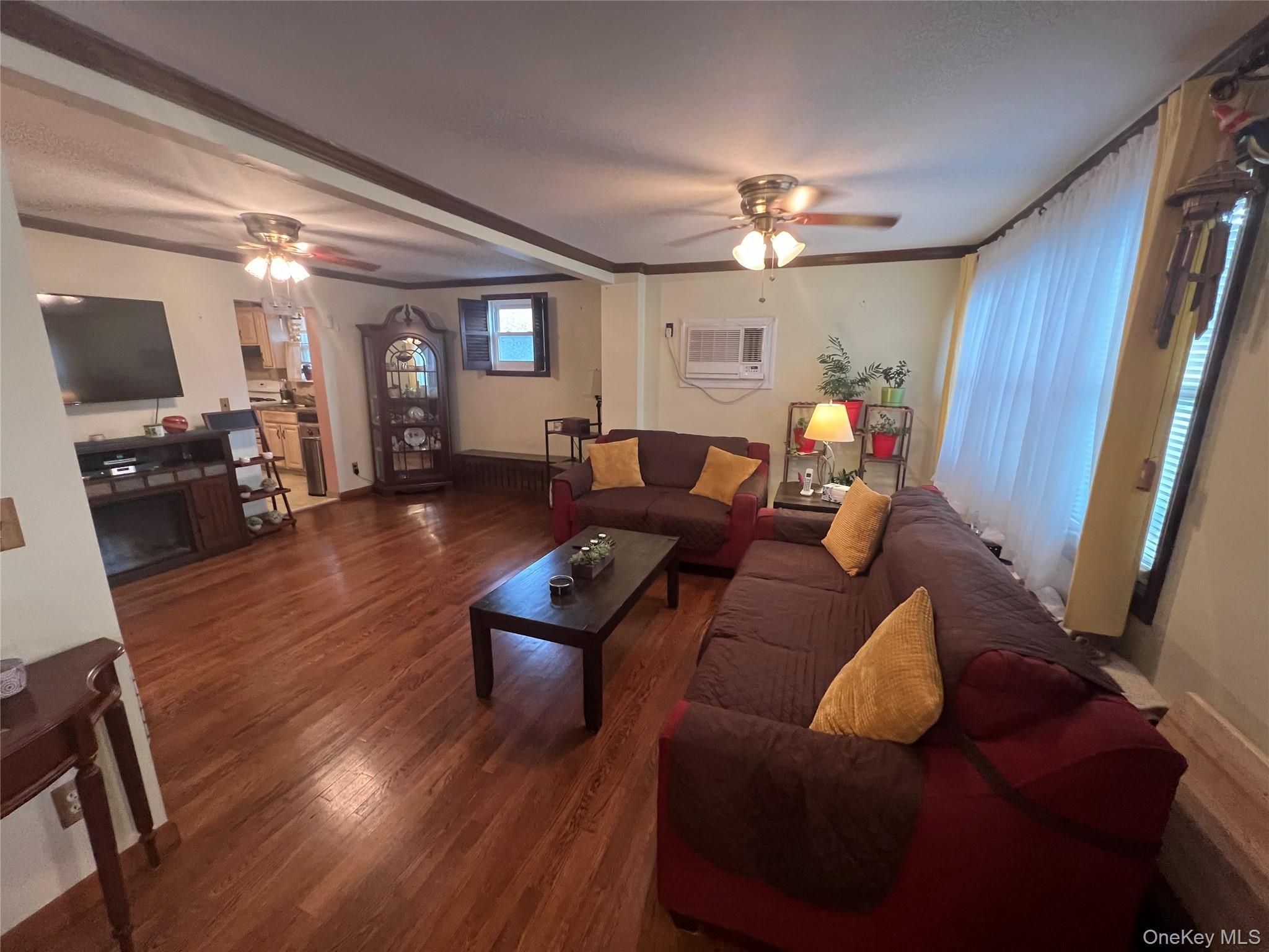 Single Family Bonaparte Place Nassau County, NY 11510, MLS-1038104-2
