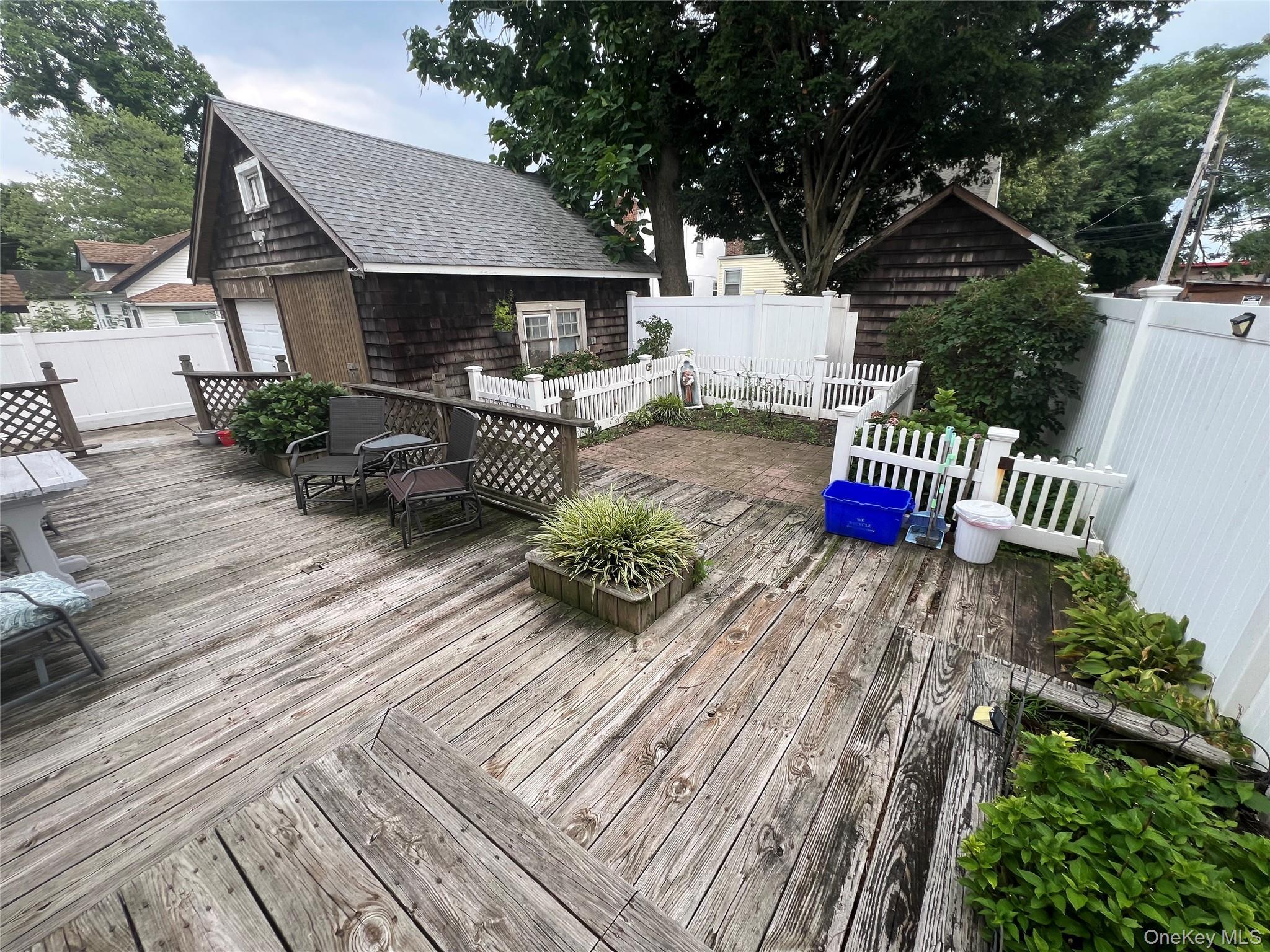 Single Family Bonaparte Place Nassau County, NY 11510, MLS-1038104-23