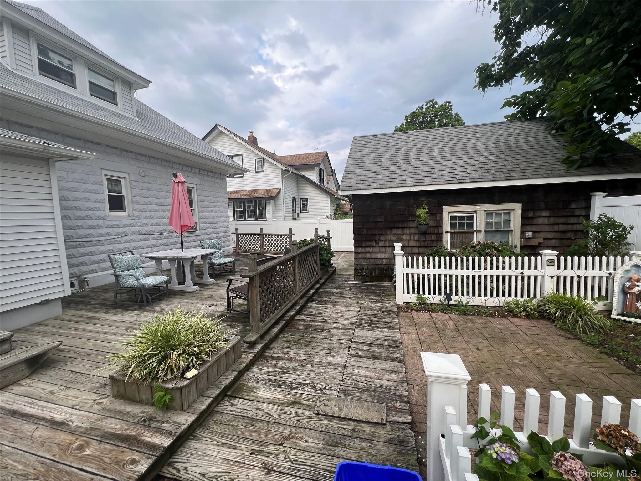 Single Family Bonaparte Place Nassau County, NY 11510, MLS-1038104-25