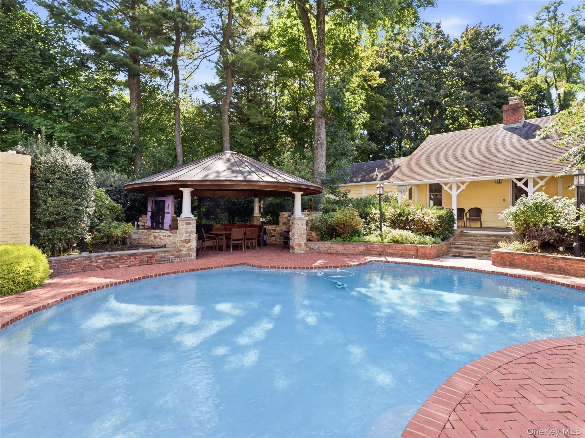 Single Family Cornwells Beach Road Nassau County, NY 11050, MLS-1038112-34