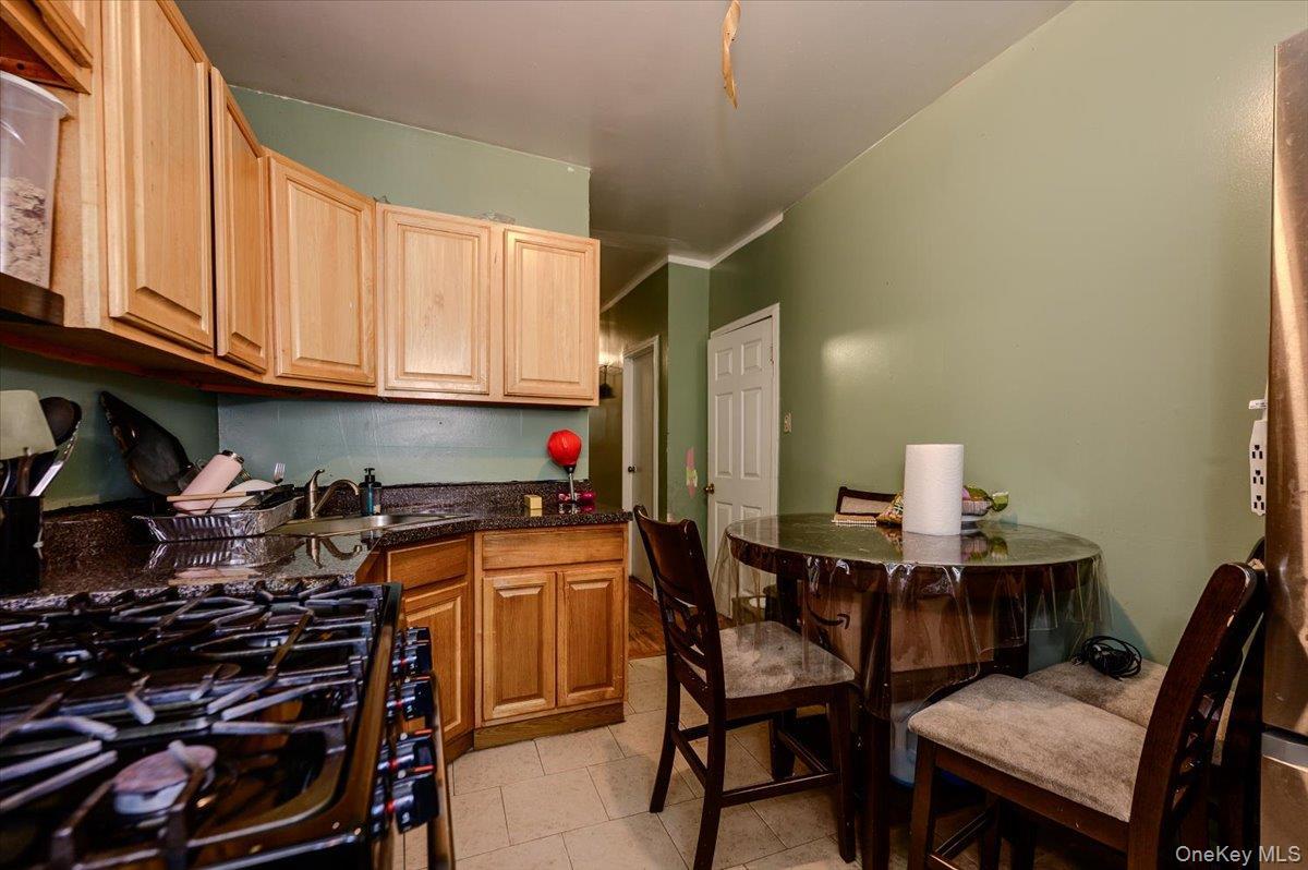 Single Family Van Nest Avenue Bronx, NY 10462, MLS-1038113-6