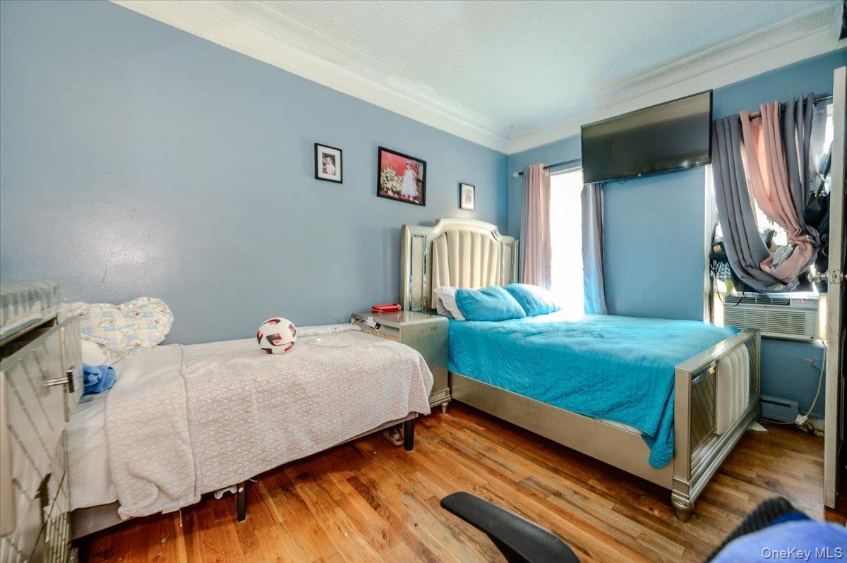 Single Family Van Nest Avenue Bronx, NY 10462, MLS-1038113-9