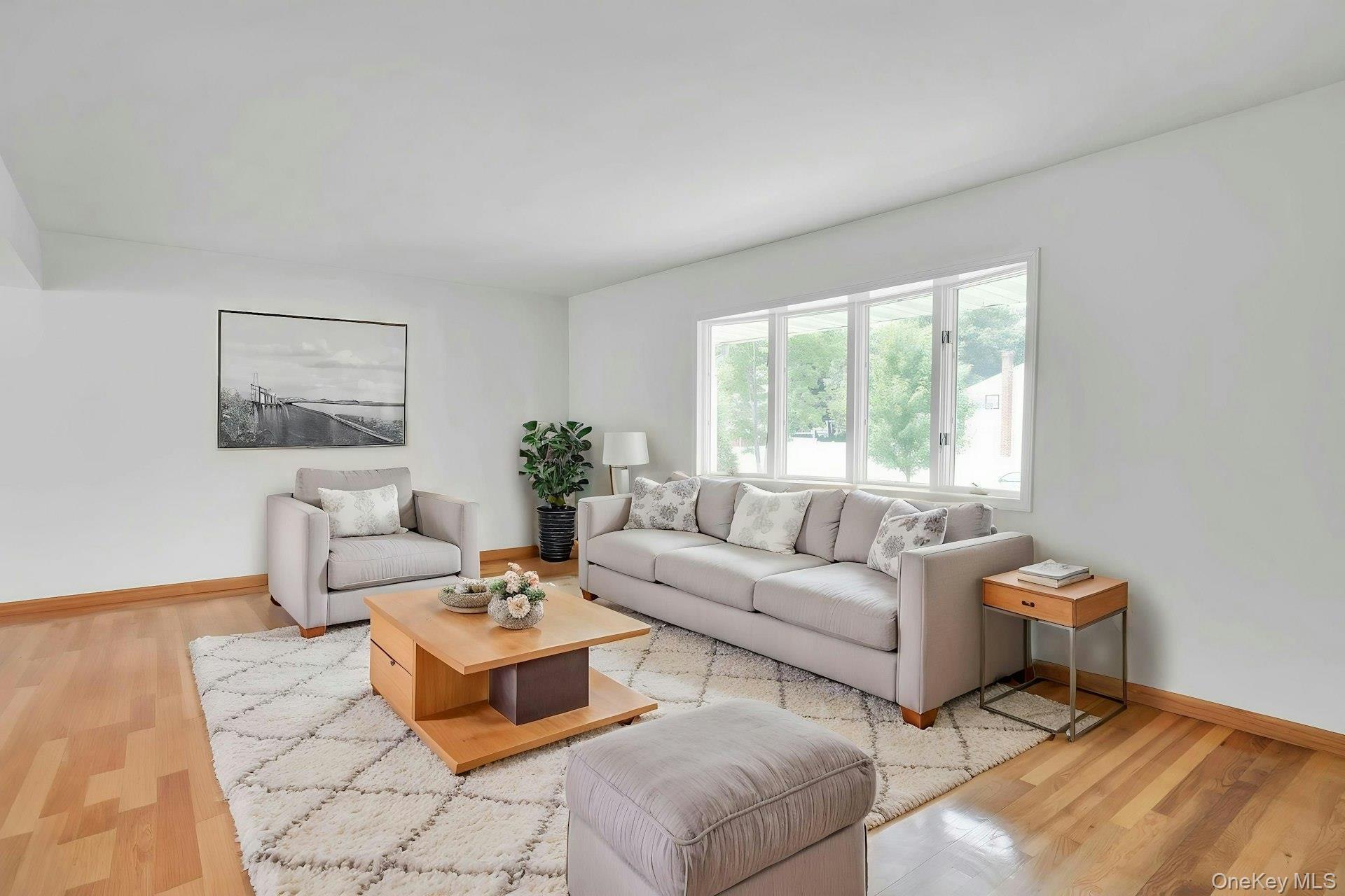 Single Family Tomkins Court Suffolk County, NY 11725, MLS-1038114-16
