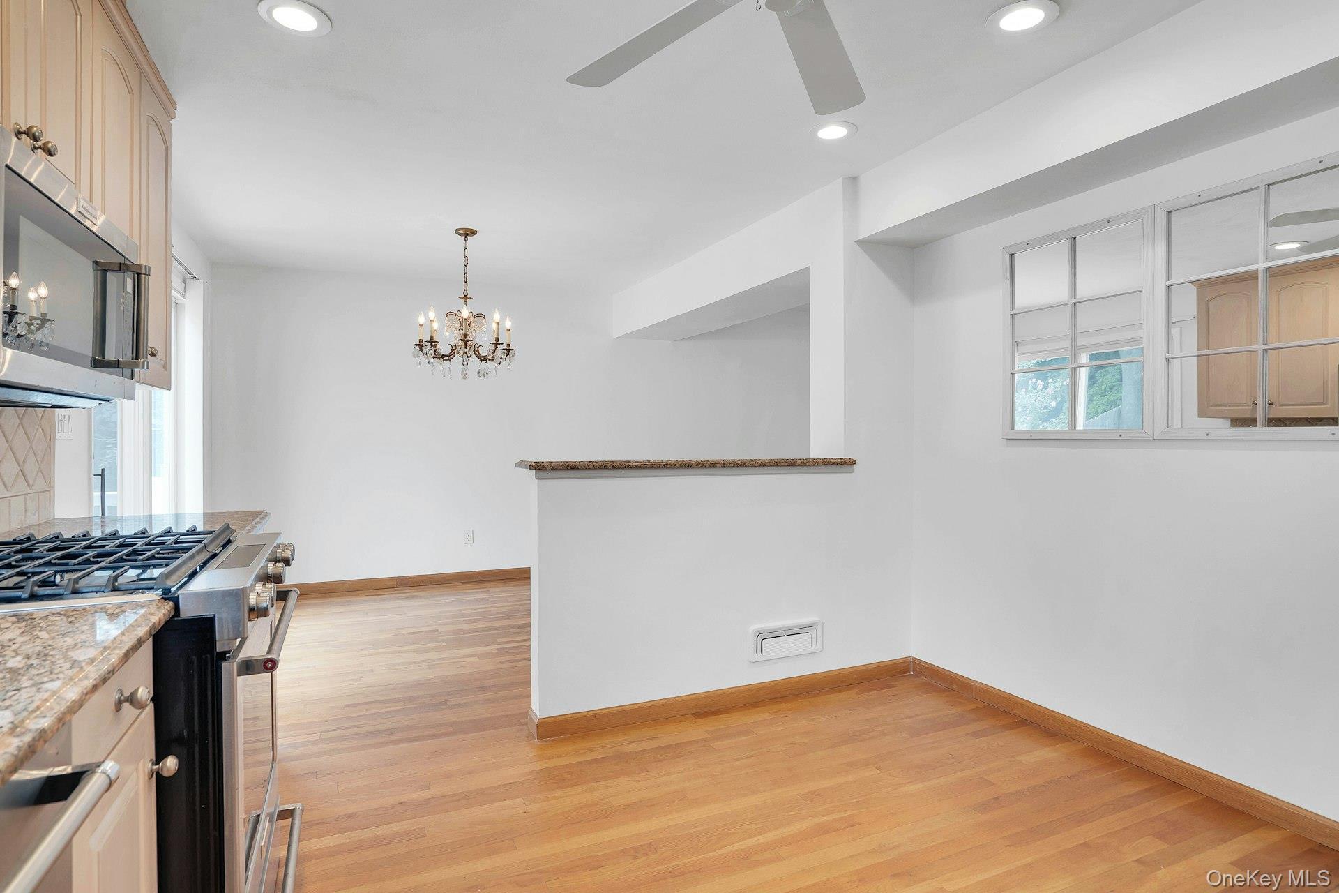 Single Family Tomkins Court Suffolk County, NY 11725, MLS-1038114-23