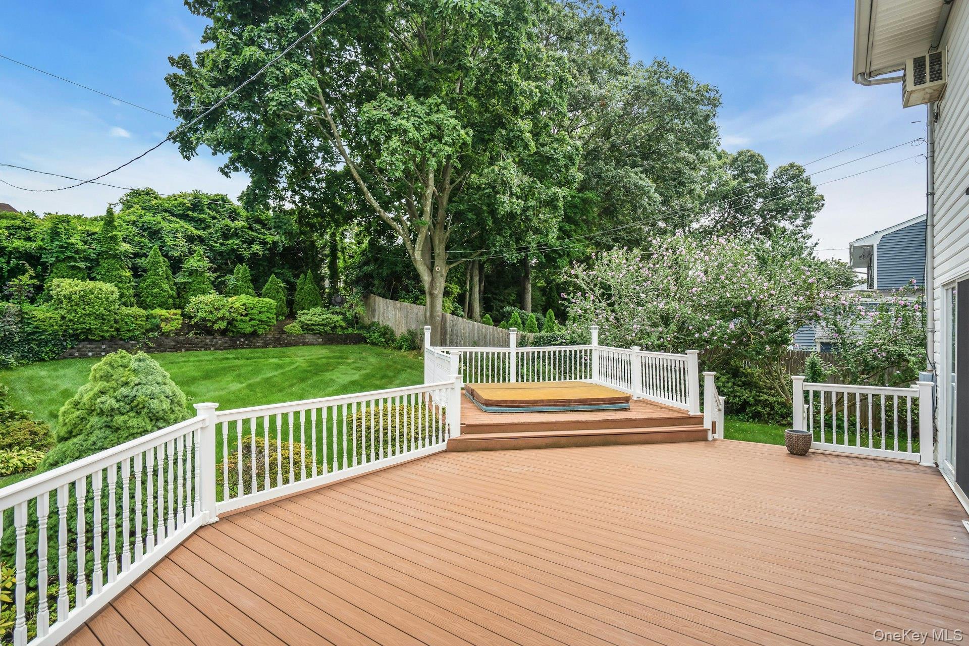 Single Family Tomkins Court Suffolk County, NY 11725, MLS-1038114-43