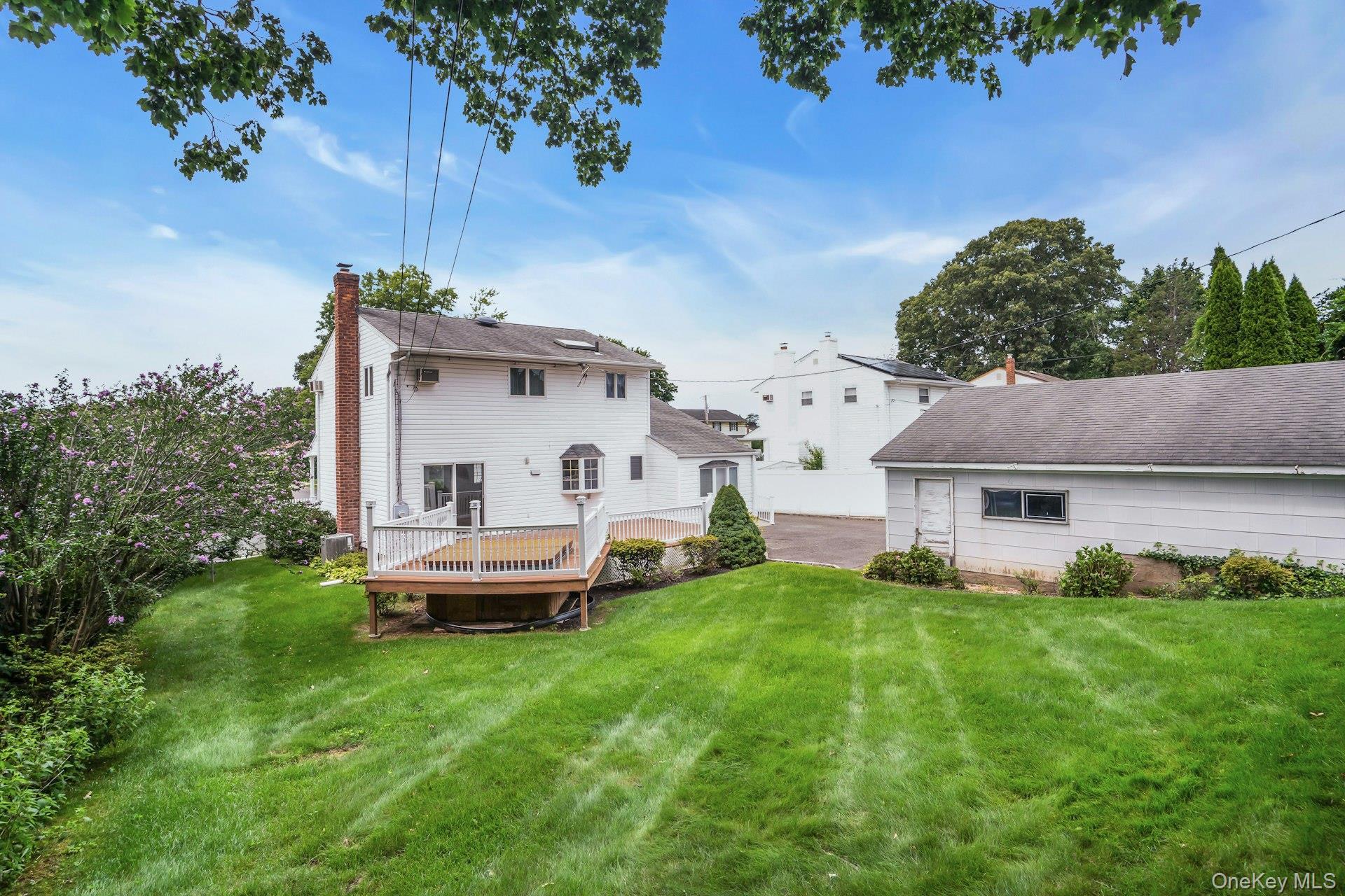 Single Family Tomkins Court Suffolk County, NY 11725, MLS-1038114-48