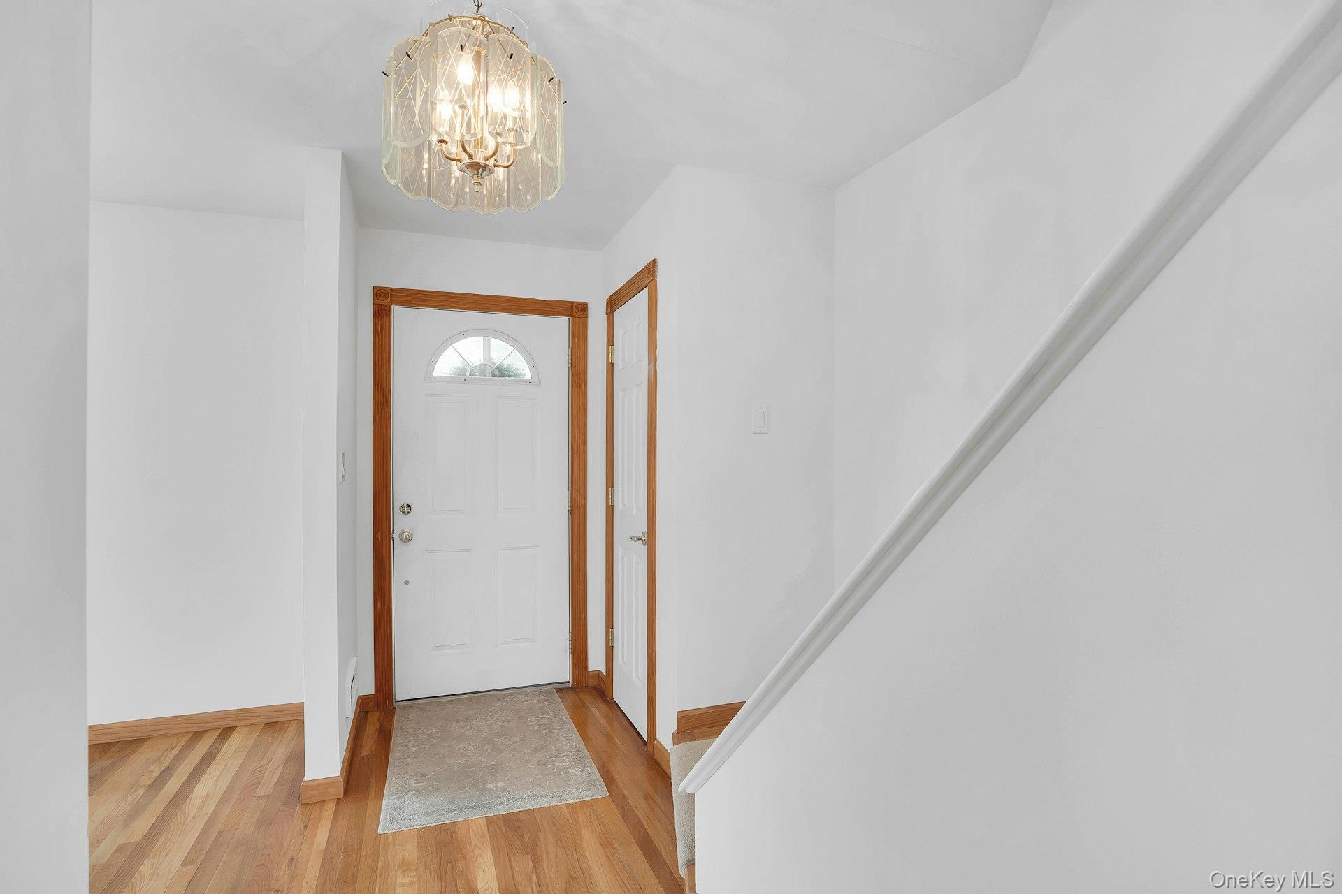Single Family Tomkins Court Suffolk County, NY 11725, MLS-1038114-9