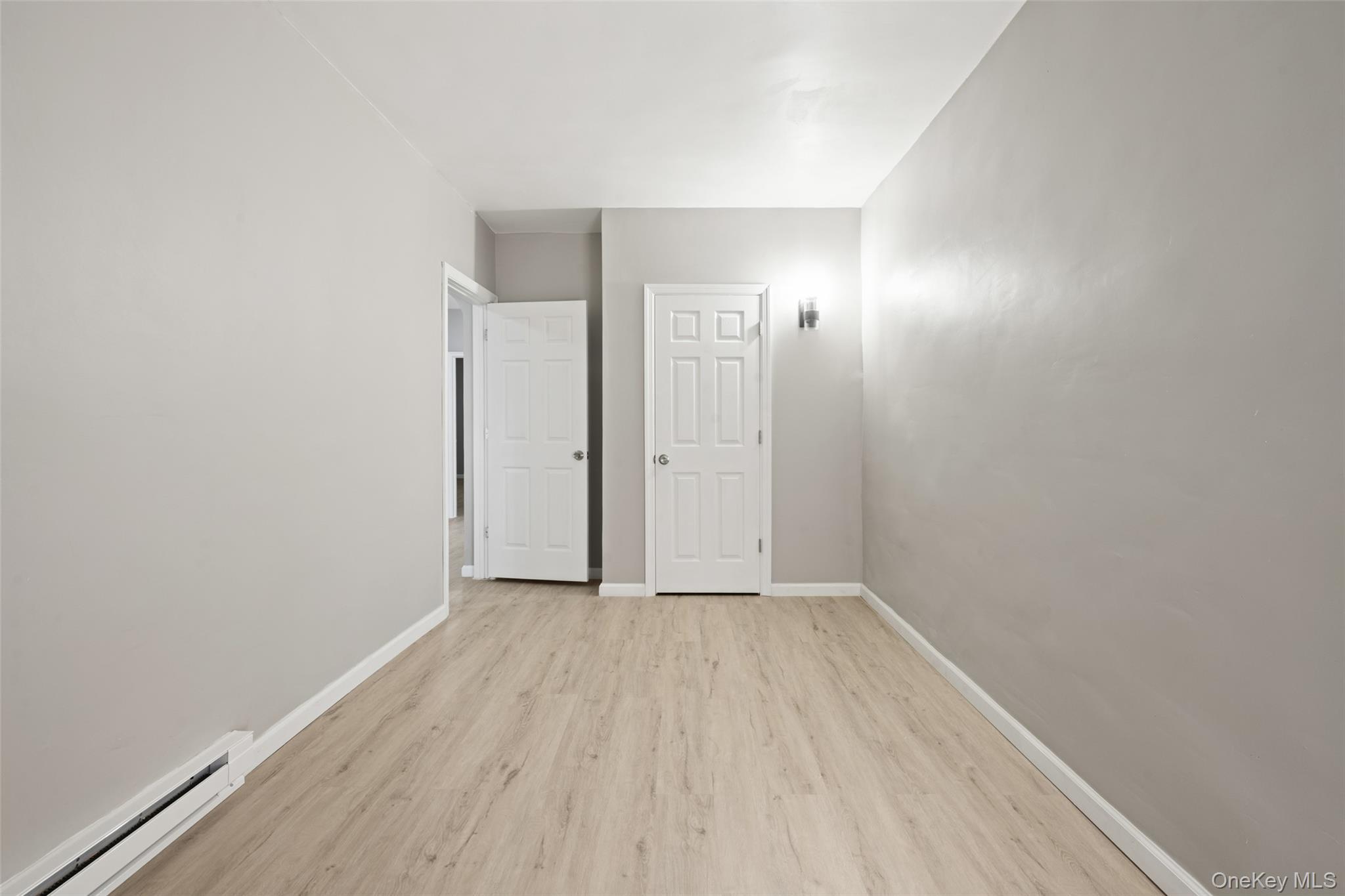 Single Family Amundson Avenue Bronx, NY 10466, MLS-1038117-11