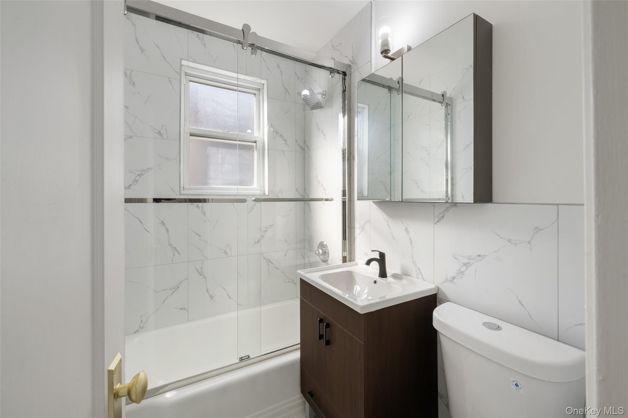 Single Family Amundson Avenue Bronx, NY 10466, MLS-1038117-13