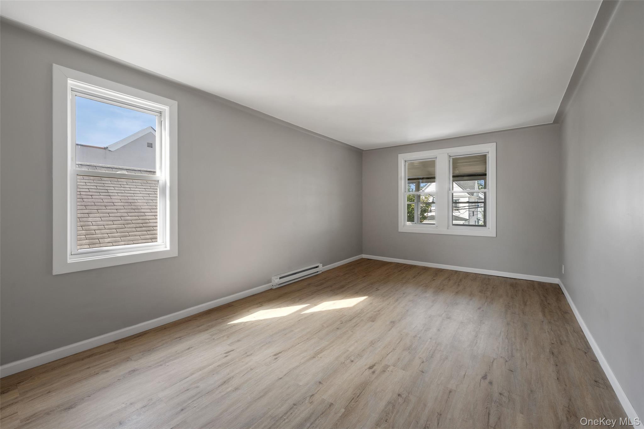 Single Family Amundson Avenue Bronx, NY 10466, MLS-1038117-21