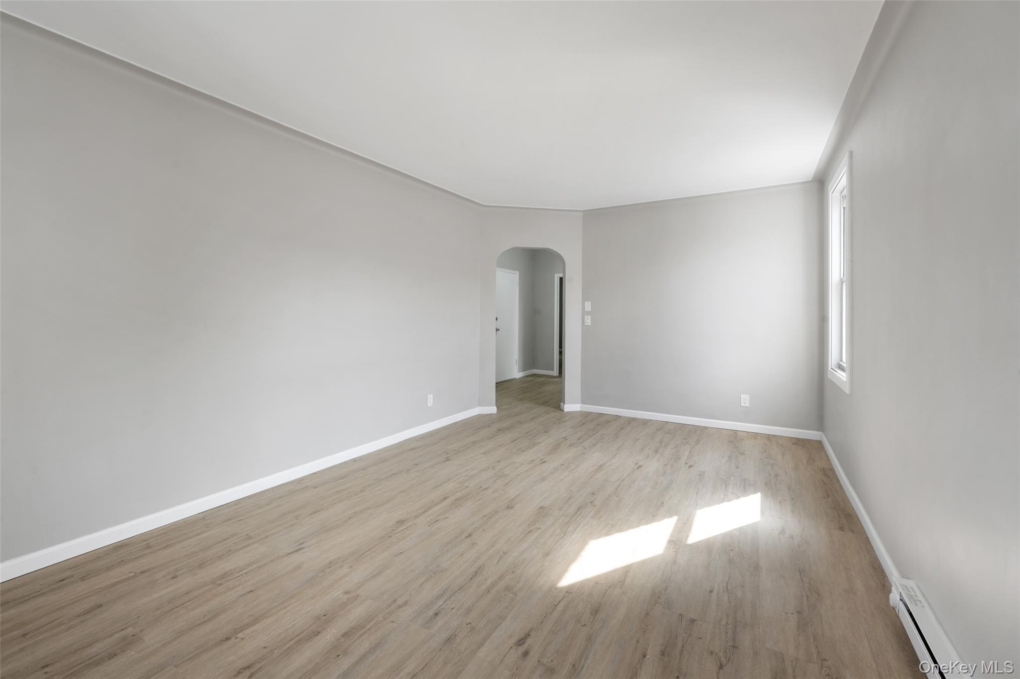 Single Family Amundson Avenue Bronx, NY 10466, MLS-1038117-23