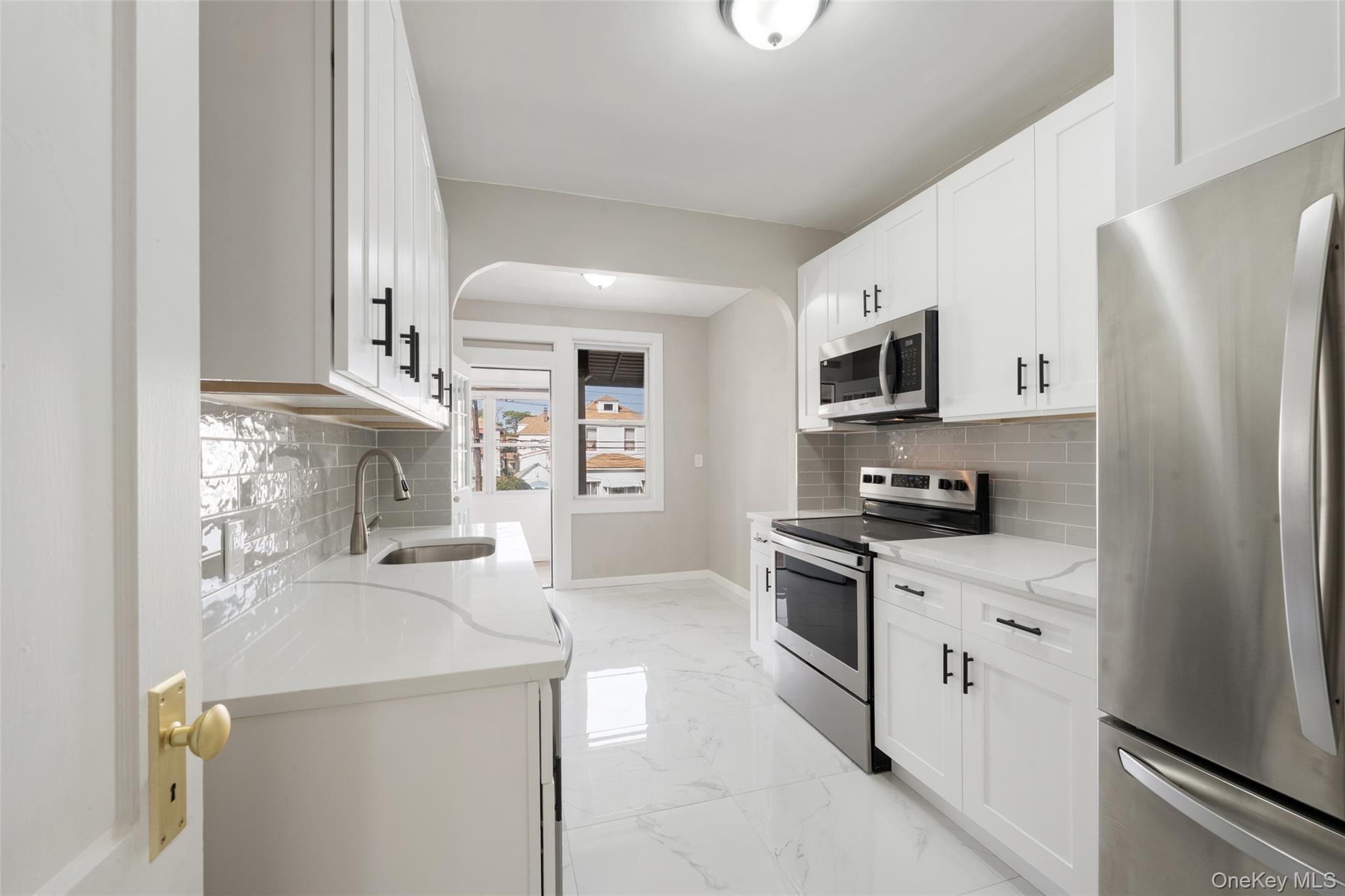 Single Family Amundson Avenue Bronx, NY 10466, MLS-1038117-24