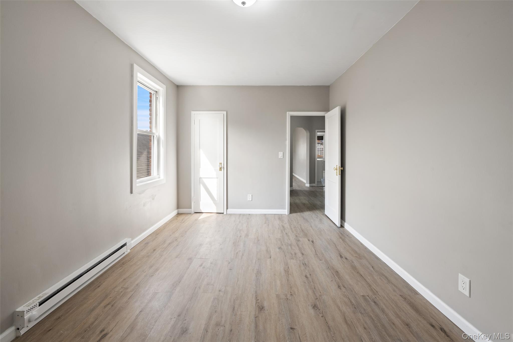 Single Family Amundson Avenue Bronx, NY 10466, MLS-1038117-32