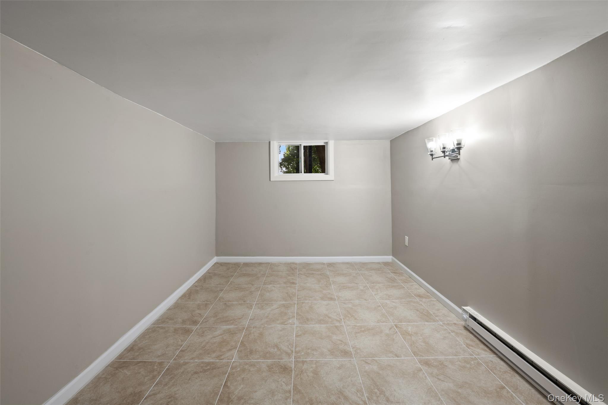 Single Family Amundson Avenue Bronx, NY 10466, MLS-1038117-37