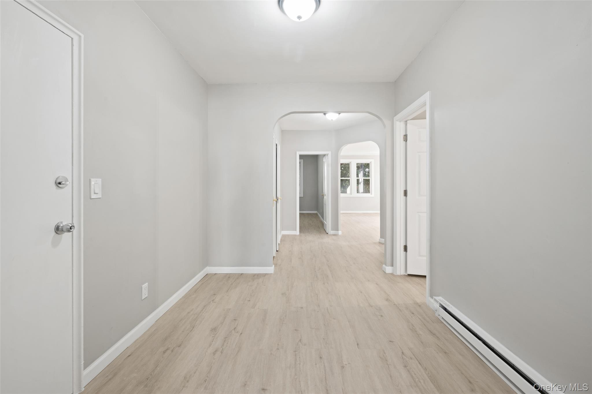 Single Family Amundson Avenue Bronx, NY 10466, MLS-1038117-8