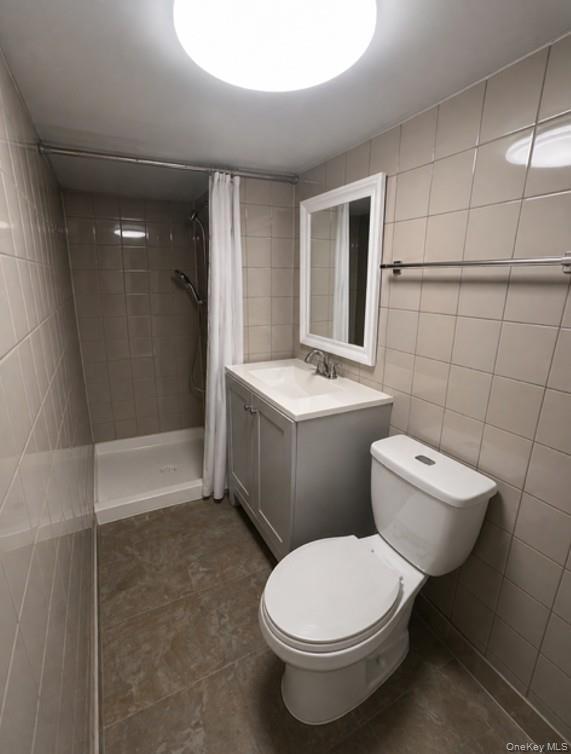 Single Family Tomlinson Avenue Bronx, NY 10461, MLS-1038138-20