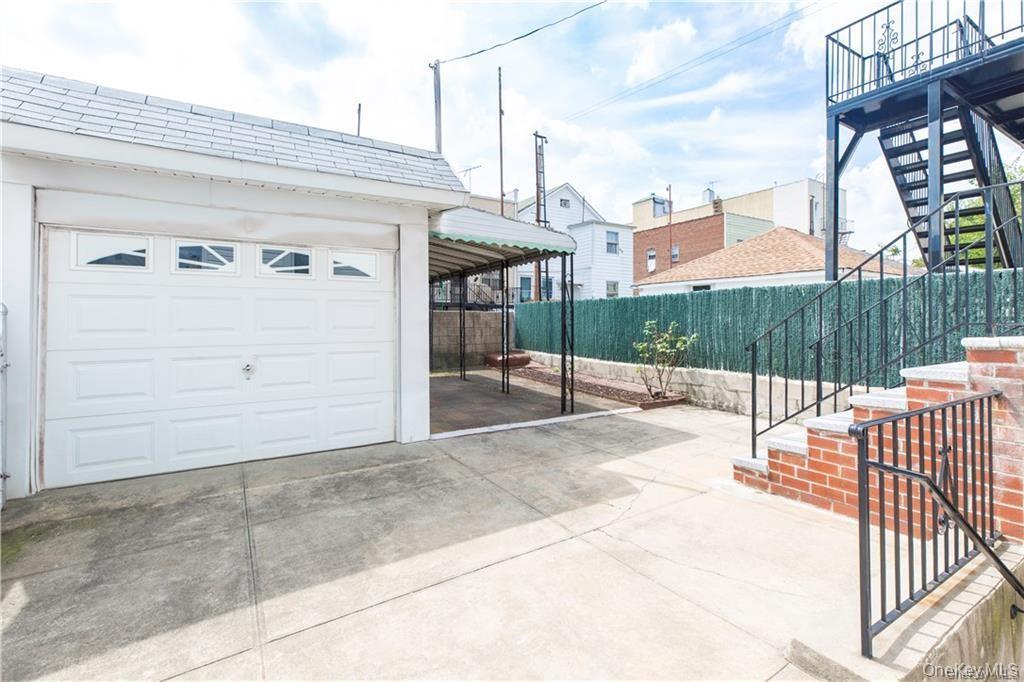 Single Family Tomlinson Avenue Bronx, NY 10461, MLS-1038138-23