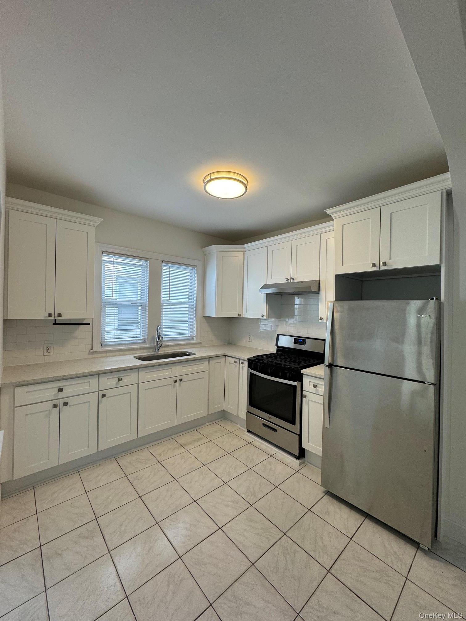 Single Family Tomlinson Avenue Bronx, NY 10461, MLS-1038138-7
