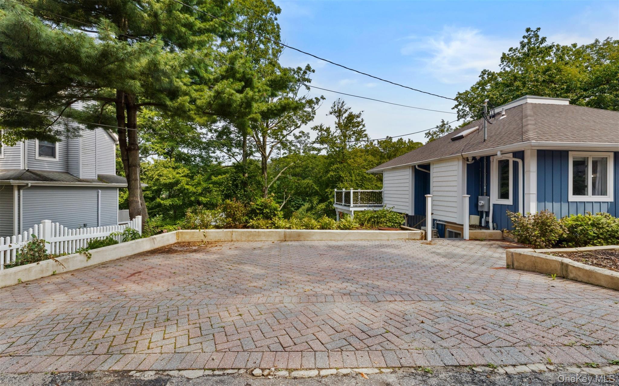Single Family Potter Lane  Suffolk County, NY 11743, MLS-1038159-4