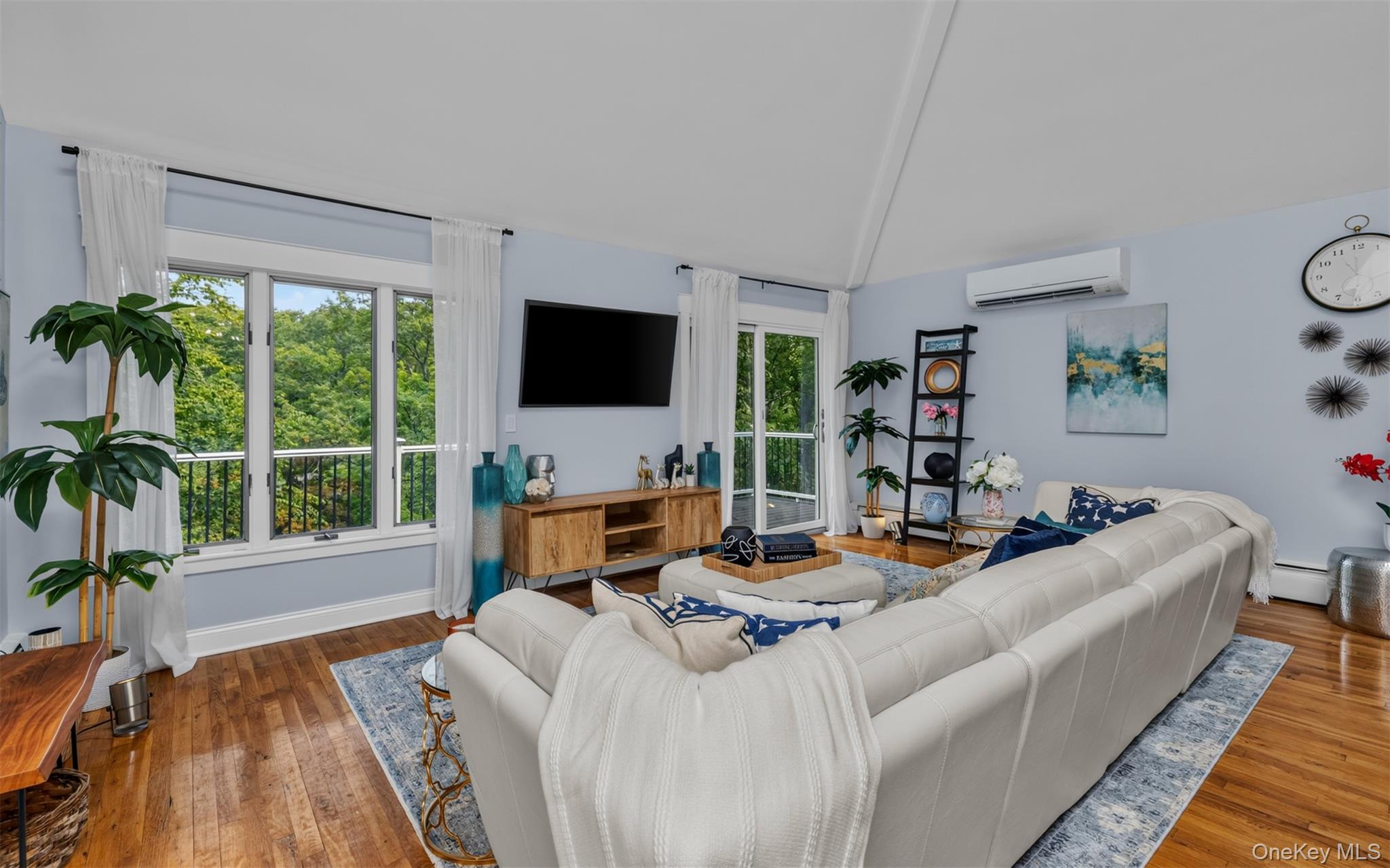 Single Family Potter Lane  Suffolk County, NY 11743, MLS-1038159-7