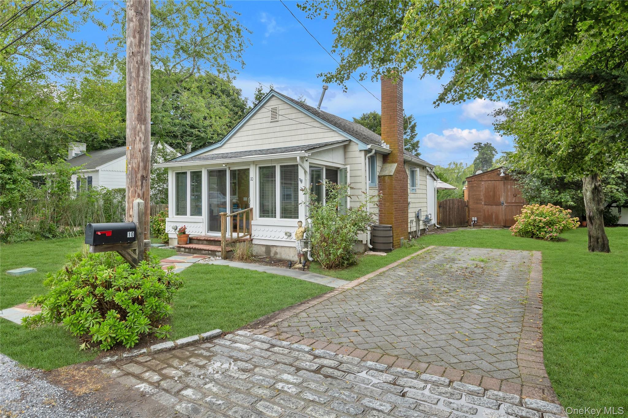 Single Family Mineola Court  Suffolk County, NY 11946, MLS-1038174-16