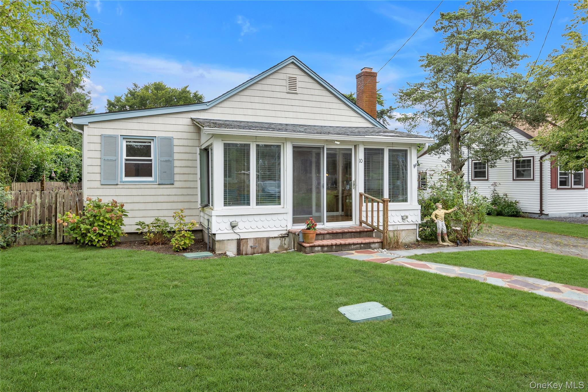 Single Family Mineola Court  Suffolk County, NY 11946, MLS-1038174-17