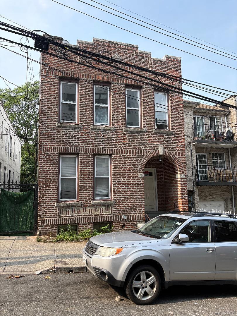 Single Family E 223rd Street Bronx, NY 10466, MLS-1038183-3