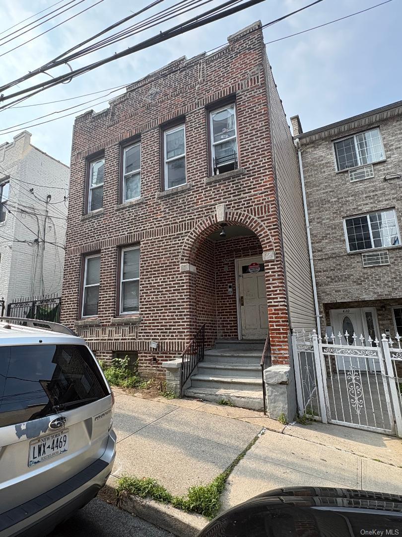 Single Family E 223rd Street Bronx, NY 10466, MLS-1038183-4