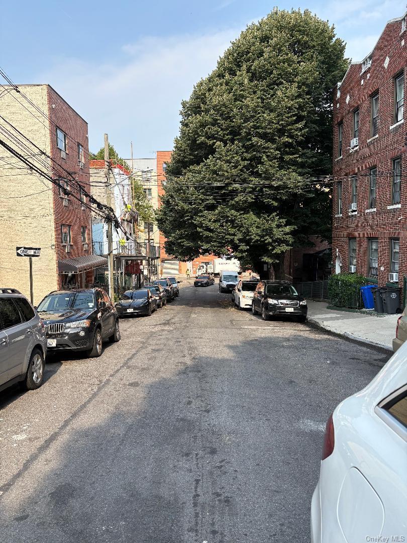 Single Family E 223rd Street  Bronx, NY 10466, MLS-1038183-6
