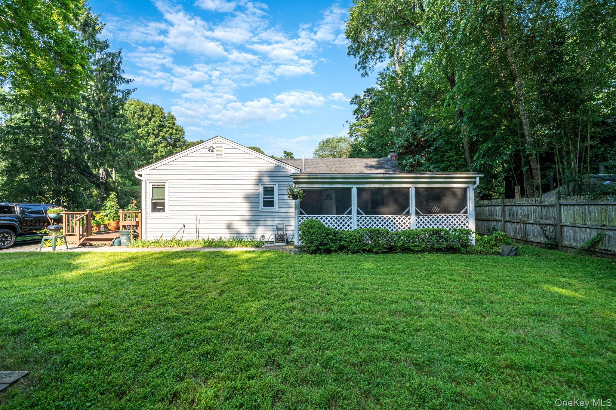 Single Family Oakcrest Avenue Suffolk County, NY 11953, MLS-1038189-18