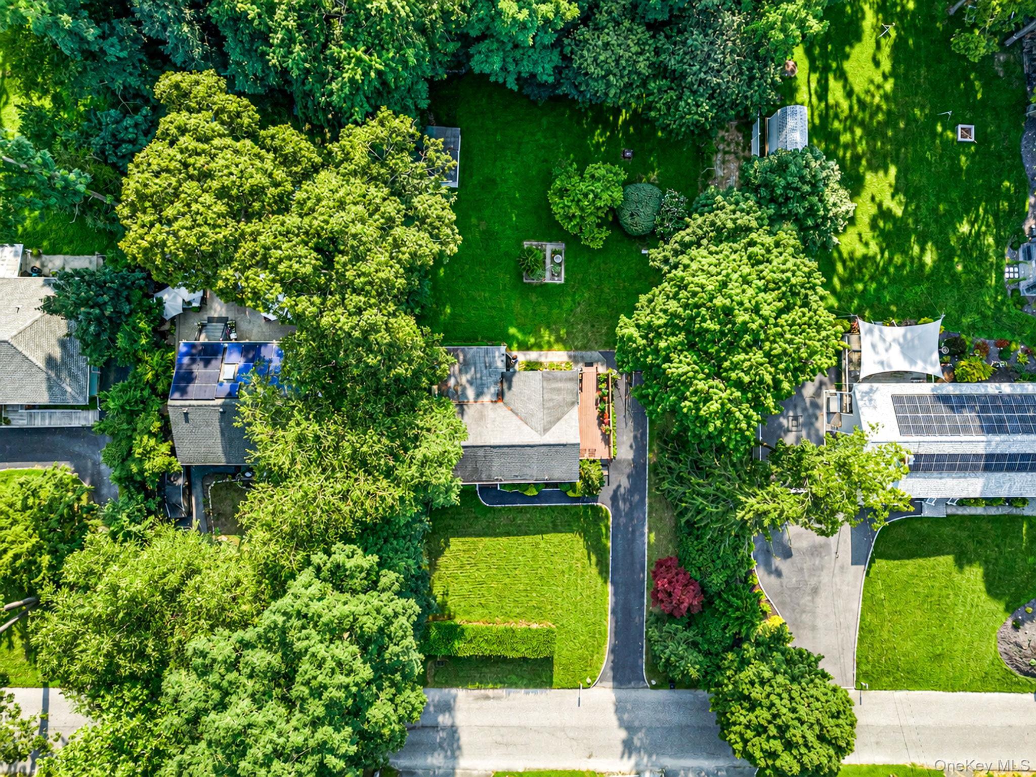 Single Family Oakcrest Avenue Suffolk County, NY 11953, MLS-1038189-24