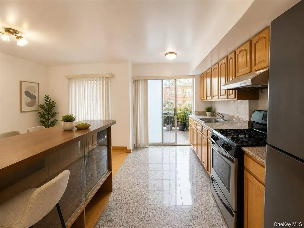 Single Family 167th Street  Queens, NY 11366, MLS-1038204-2