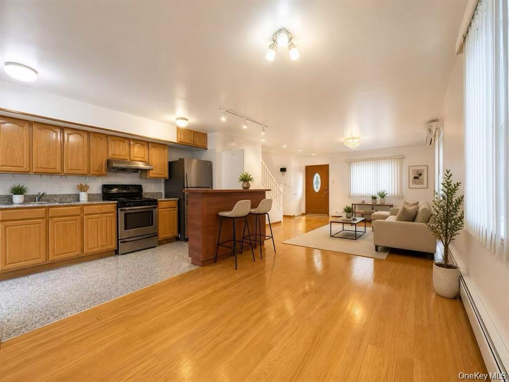 Single Family 167th Street  Queens, NY 11366, MLS-1038204-3