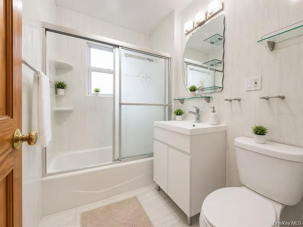 Single Family 167th Street  Queens, NY 11366, MLS-1038204-4