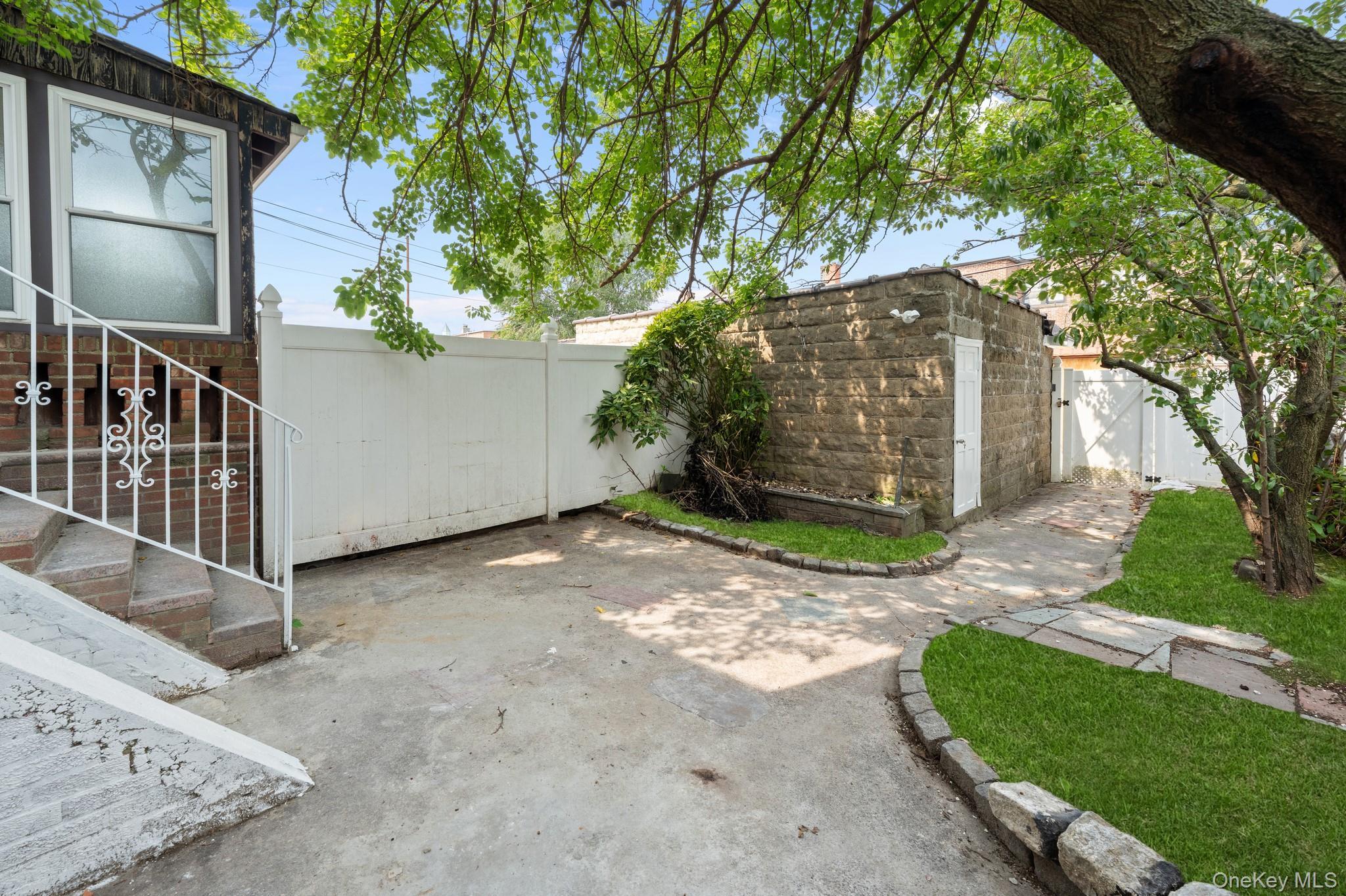 Single Family 227th Street Queens, NY 11413, MLS-1038205-14