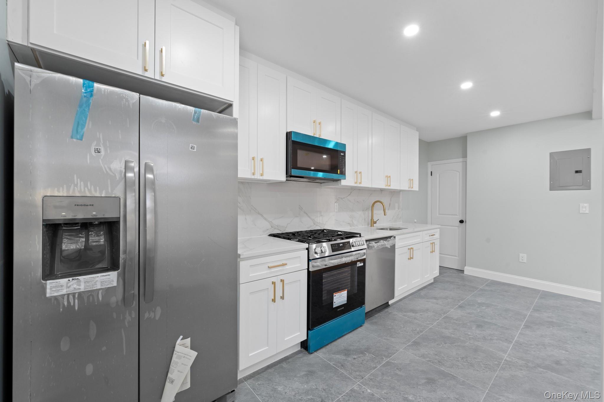 Single Family 227th Street Queens, NY 11413, MLS-1038205-3