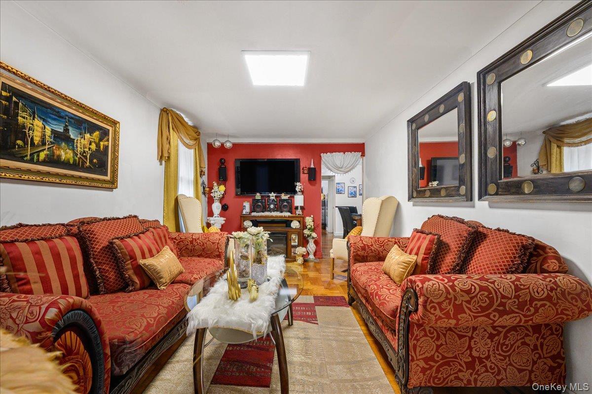 Single Family Arnow Avenue Bronx, NY 10469, MLS-1038212-10