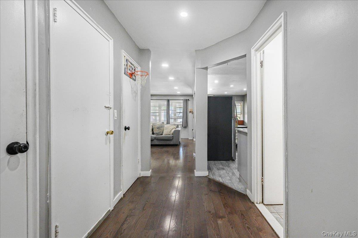Single Family Arnow Avenue Bronx, NY 10469, MLS-1038212-23