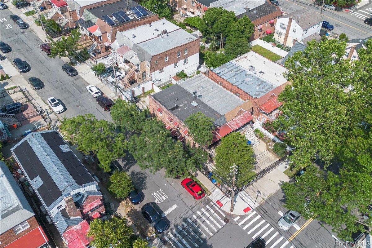 Single Family Arnow Avenue Bronx, NY 10469, MLS-1038212-25