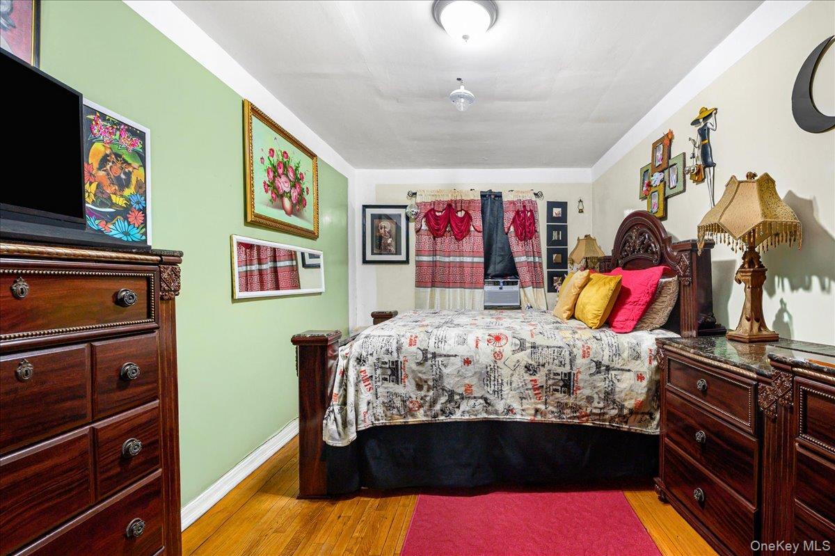 Single Family Arnow Avenue Bronx, NY 10469, MLS-1038212-7