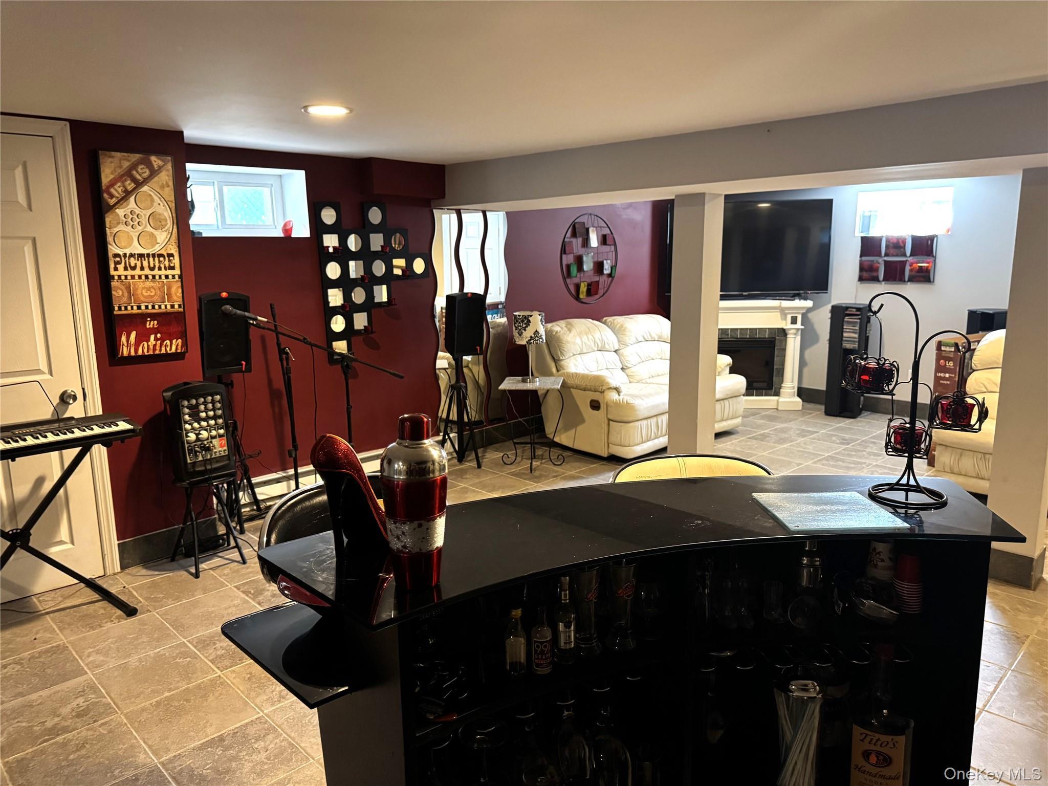Single Family Maple Street  Nassau County, NY 11783, MLS-1038223-15