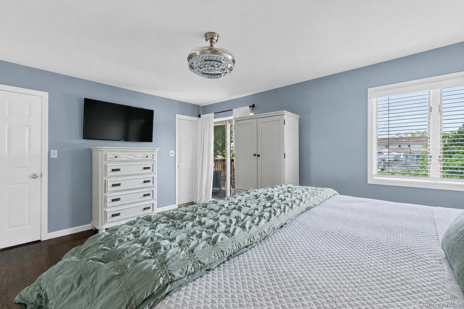 Single Family Parkway Drive Nassau County, NY 11510, MLS-1038245-13