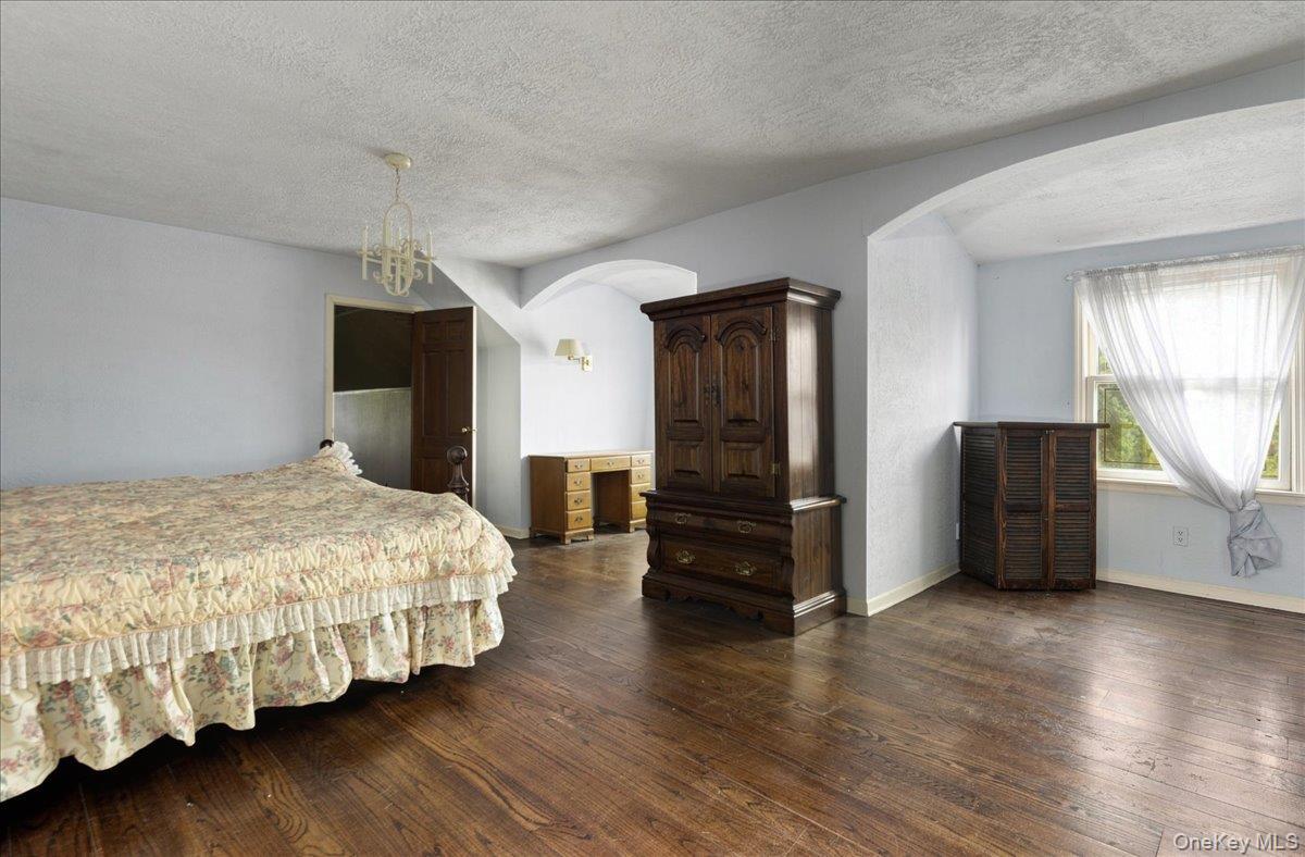 Single Family The Moor  Suffolk County, NY 11730, MLS-1038263-35
