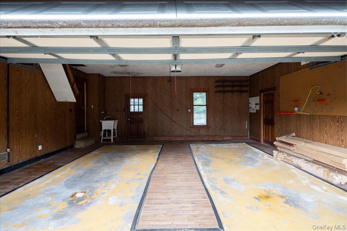 Single Family The Moor  Suffolk County, NY 11730, MLS-1038263-37