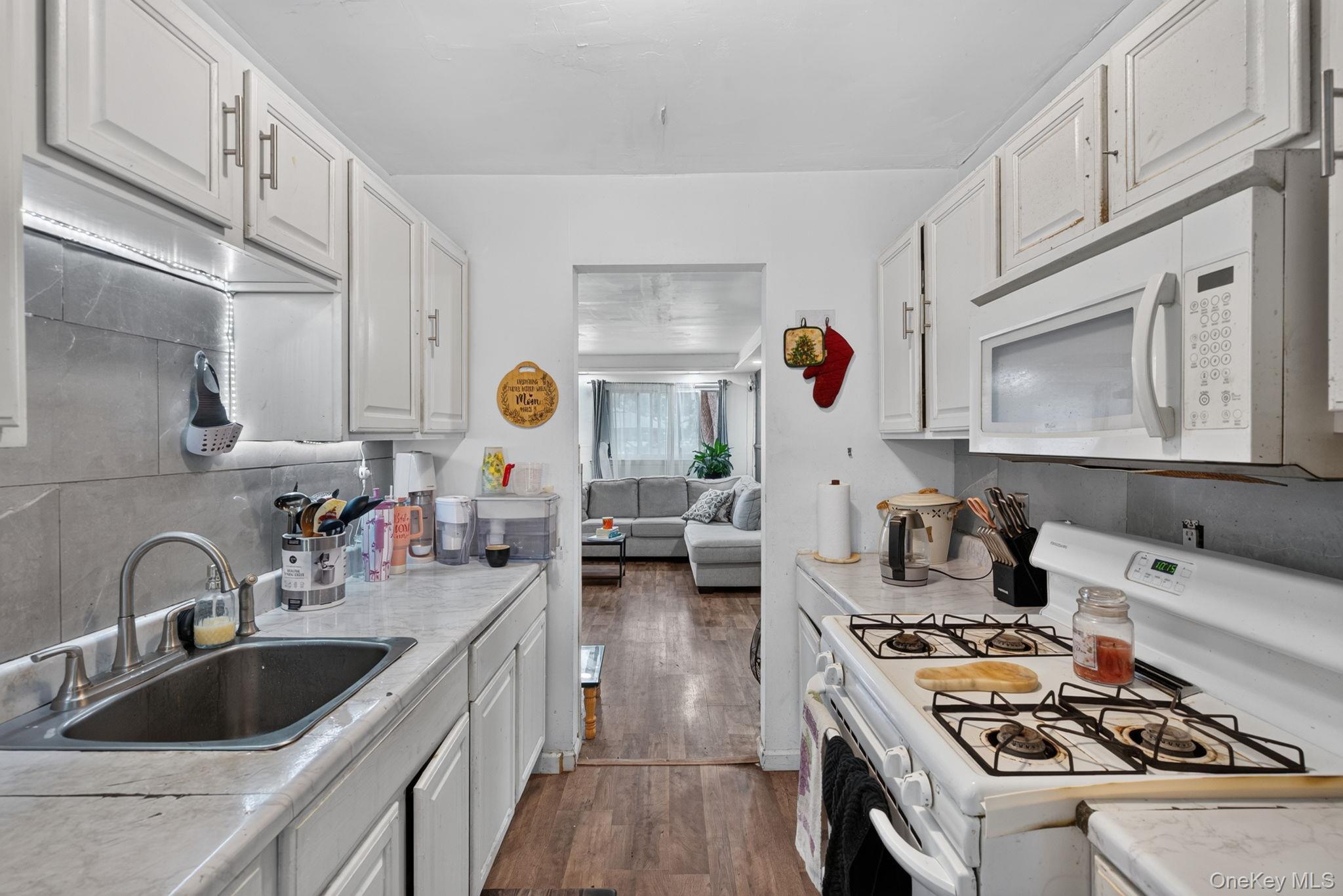 Single Family Hampton Court Orange County, NY 10941, MLS-1038267-7
