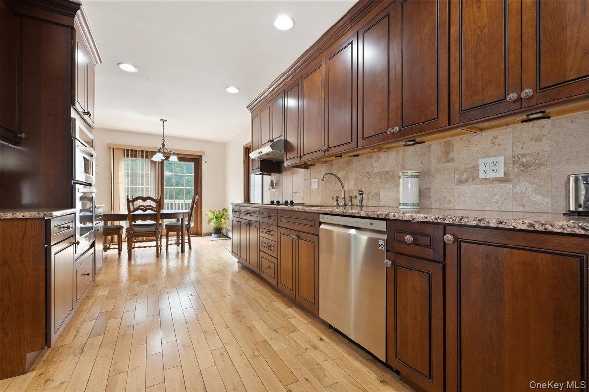 Single Family Neptune Avenue  Suffolk County, NY 11704, MLS-1038304-4