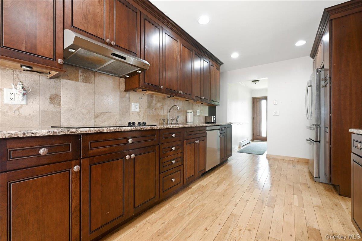 Single Family Neptune Avenue  Suffolk County, NY 11704, MLS-1038304-5