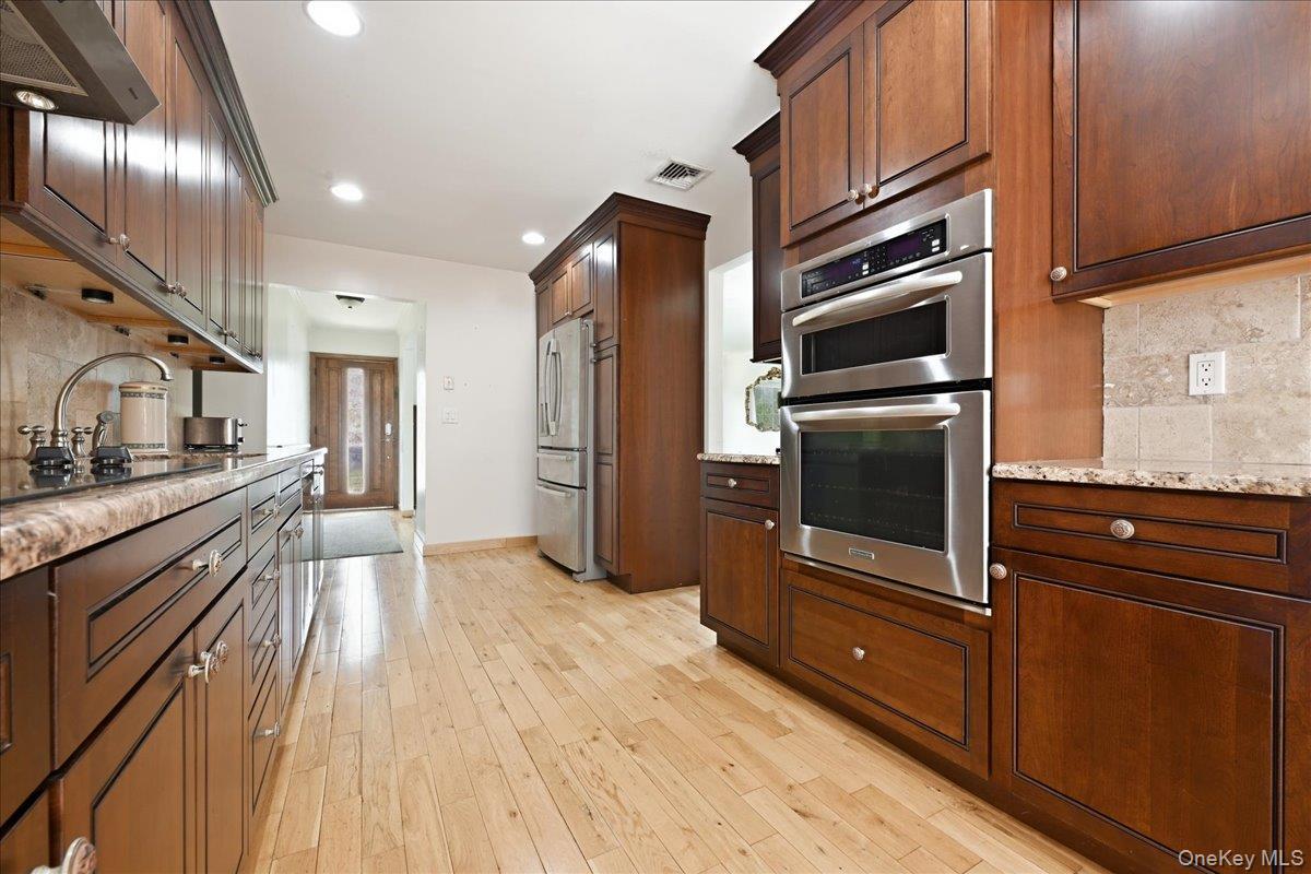 Single Family Neptune Avenue  Suffolk County, NY 11704, MLS-1038304-7